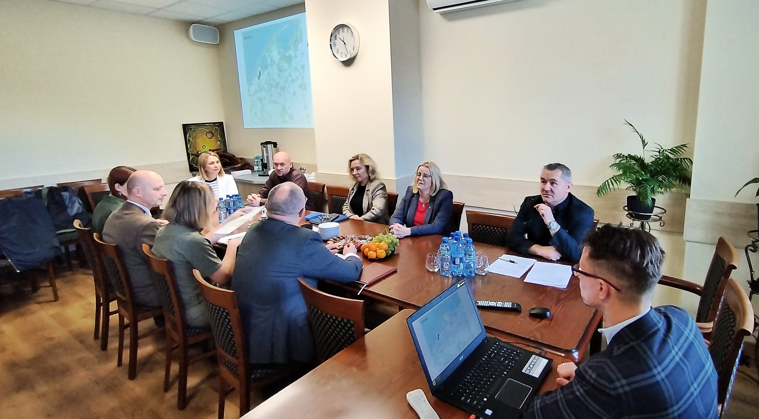 Spotkanie w Smołdzinie w sprawie poprawy przejezdności trasy EuroVelo 10/13 wokół jeziora Gardno