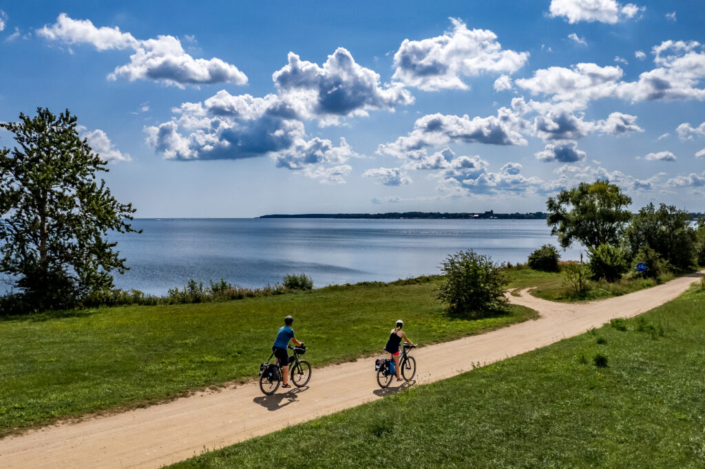 Ruch rowerowy na EuroVelo 10/13 i EuroVelo 9 / WTR – podsumowanie sezonu letniego i wpływ czynników zewnętrznych