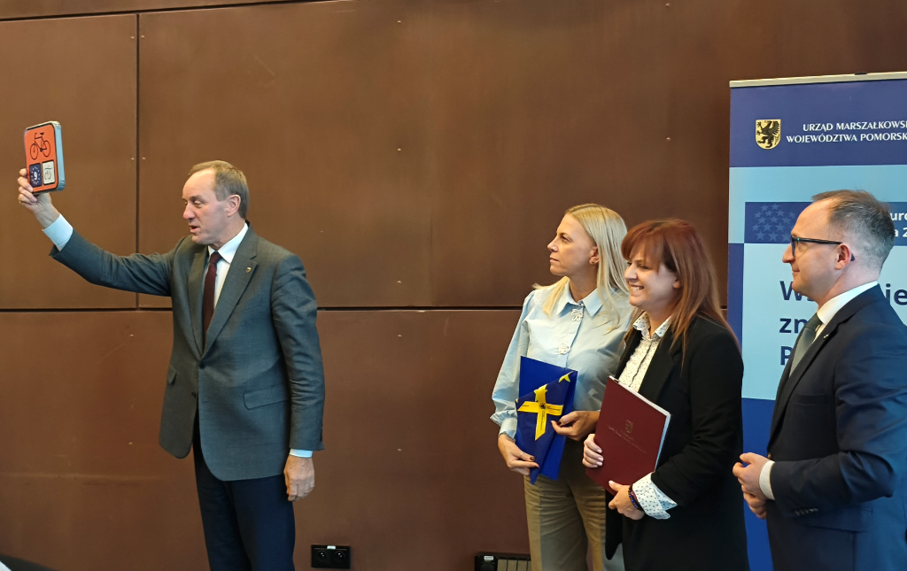 Gmina Suchy Dąb podpisała umowę na budowę brakującego odcinka Wiślanej Trasy Rowerowej / EuroVelo 9